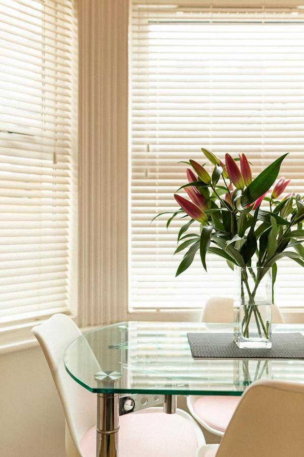 Stylish & Cosy Margate Escape With Hot Tub And Log Burner Dogs Welcome Exteriér fotografie