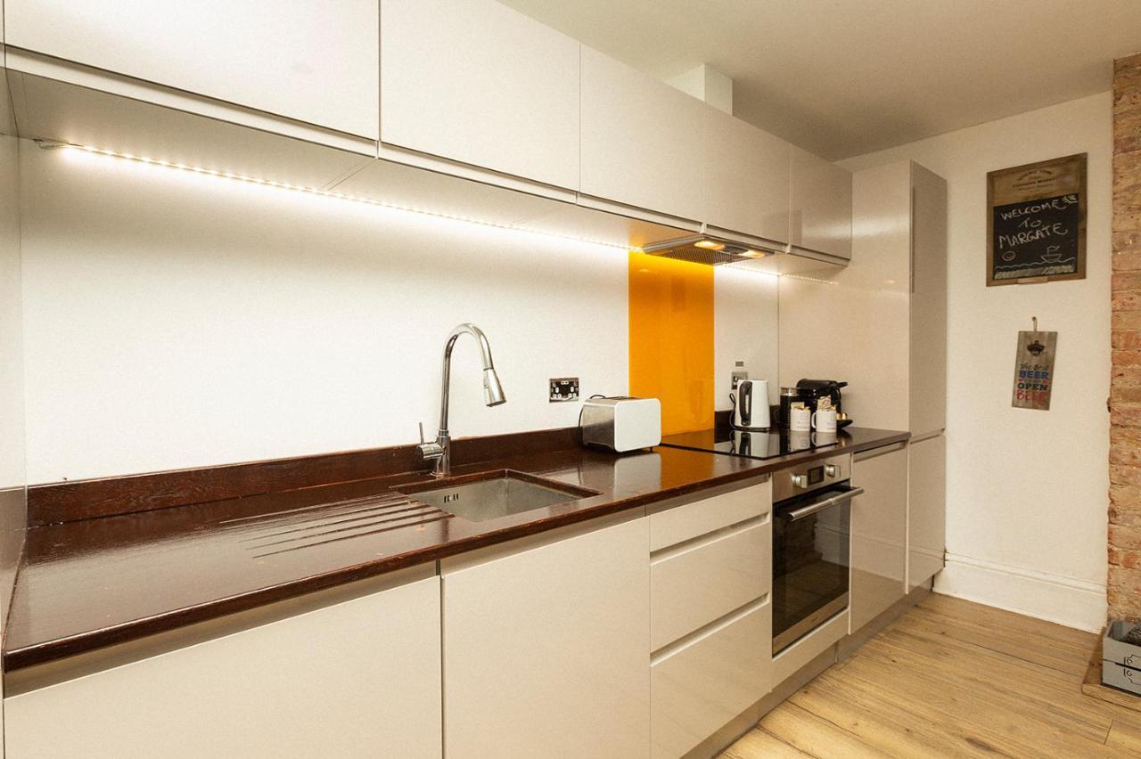 Stylish & Cosy Margate Escape With Hot Tub And Log Burner Dogs Welcome Exteriér fotografie