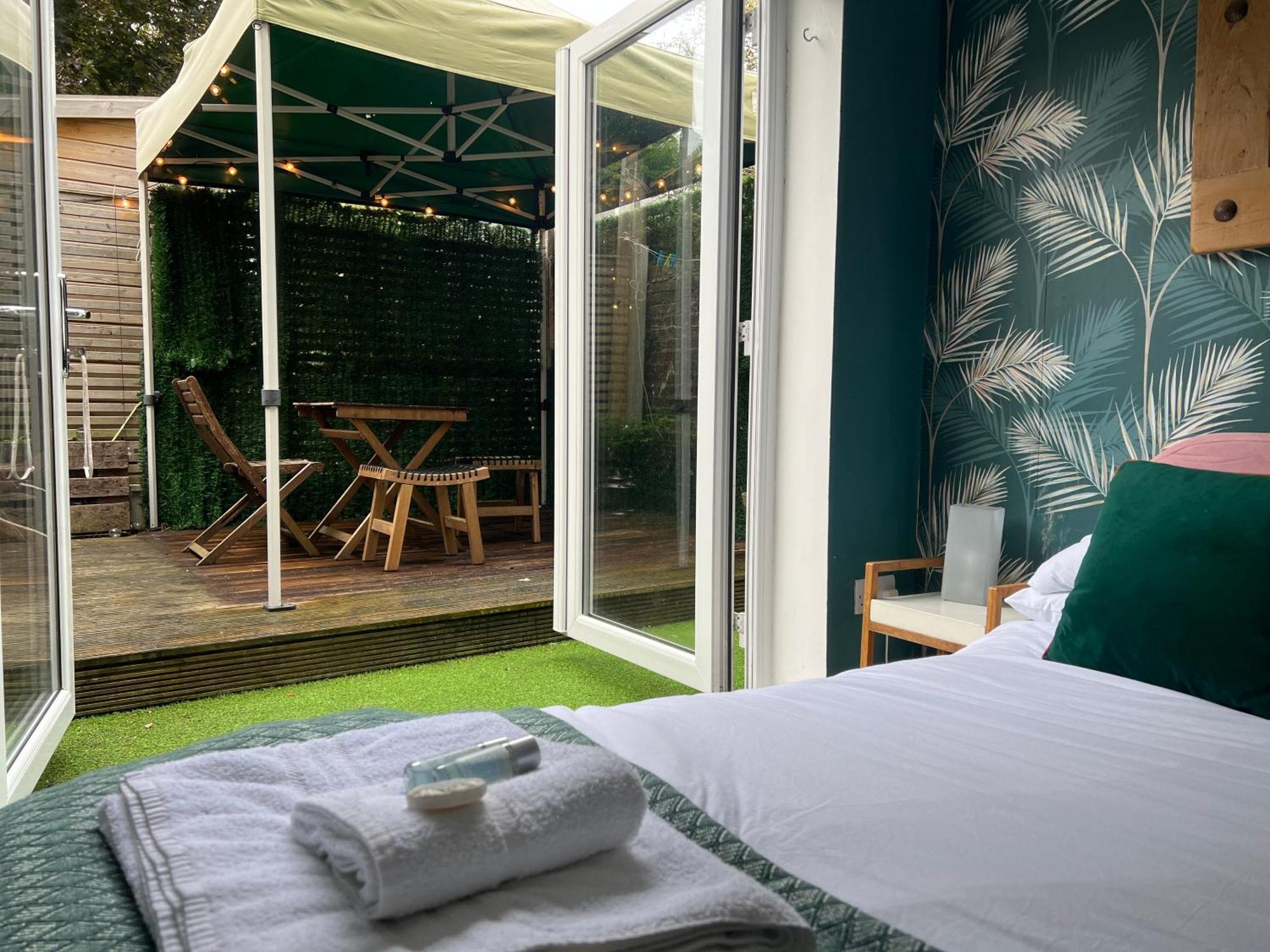 Stylish & Cosy Margate Escape With Hot Tub And Log Burner Dogs Welcome Exteriér fotografie